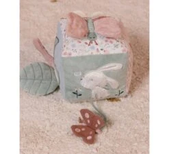 Little Dutch Activiteitenkubus Soft Flowers & Butterflies -Little Happy Winkel little dutch activiteitenkubus soft flowers butterflies 6