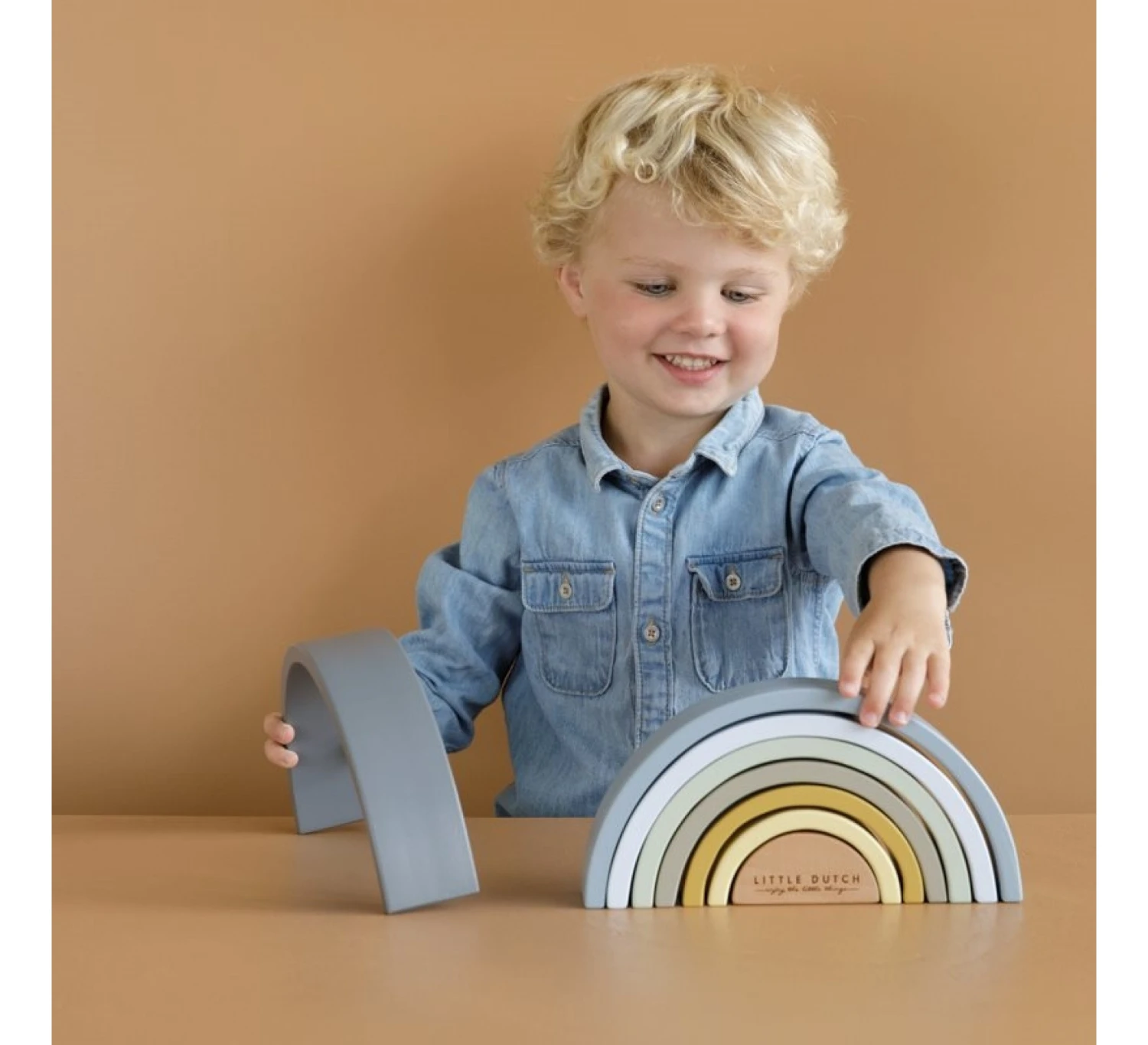 Little Dutch Regenboog Stapelaar - Blue 5 Little Dutch Regenboog Stapelaar - Blue - Afbeelding 3