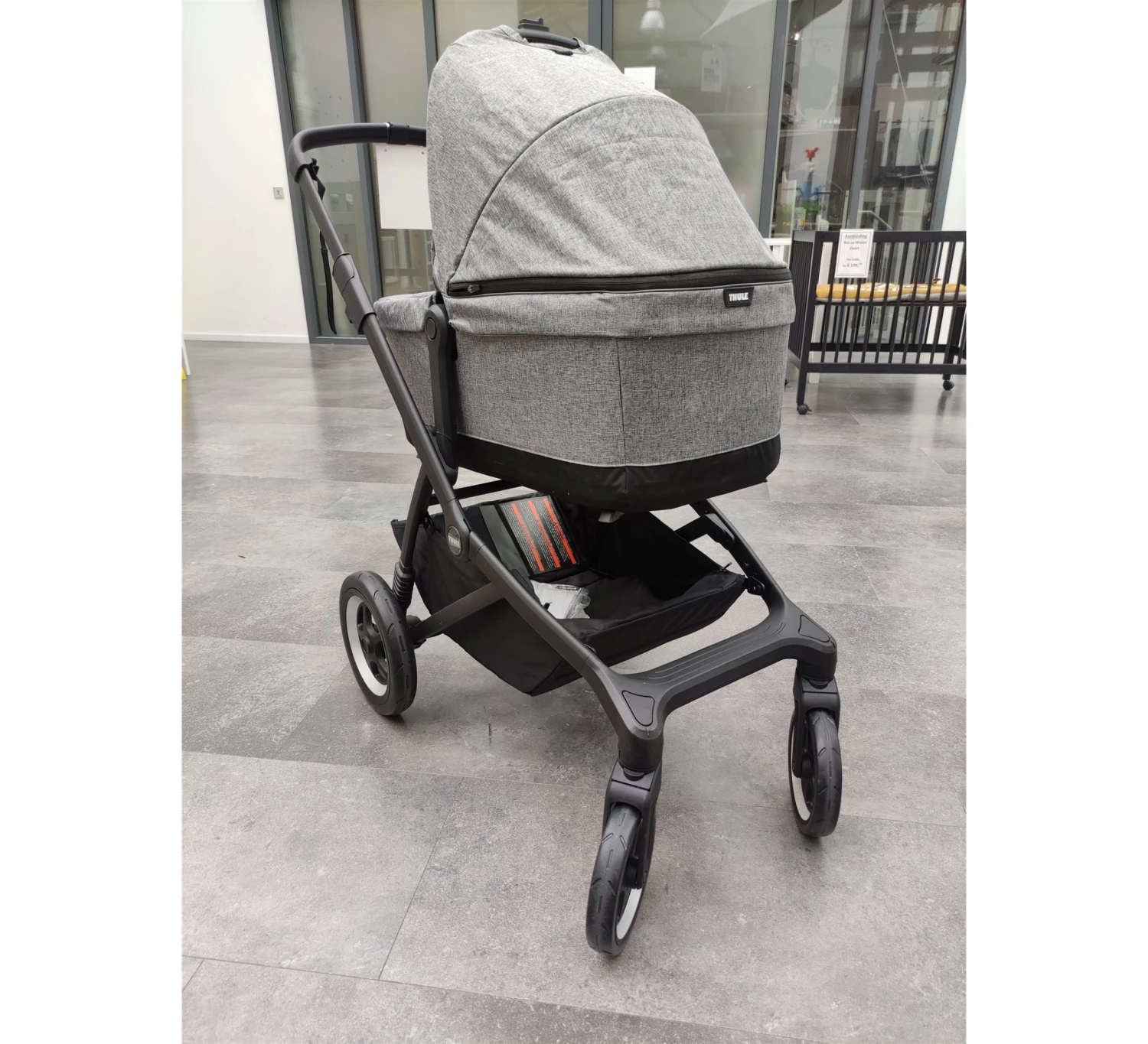Thule Sleek Kinderwagen - Showmodel 4 Thule Sleek Kinderwagen - Showmodel - Afbeelding 2